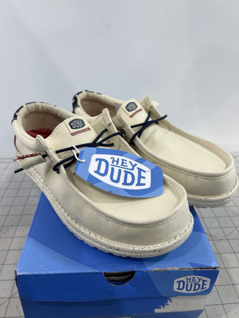 Hey Dude Men's Wally Americana Casual Shoes - Off White Sz. 7 New - Picture 4 of 7